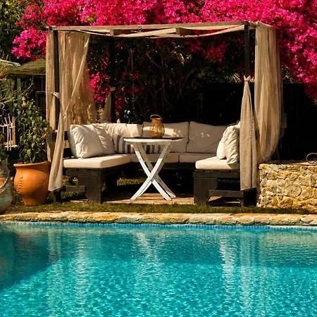 Rafaella Exclusive Private Complex