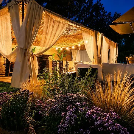Rafaella Exclusive Private Complex